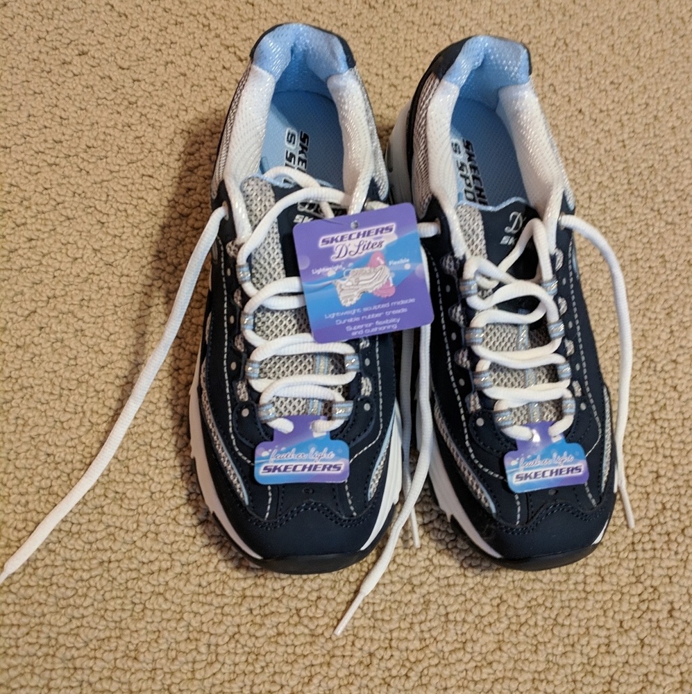 Skechers D'lights sneakers NEW!